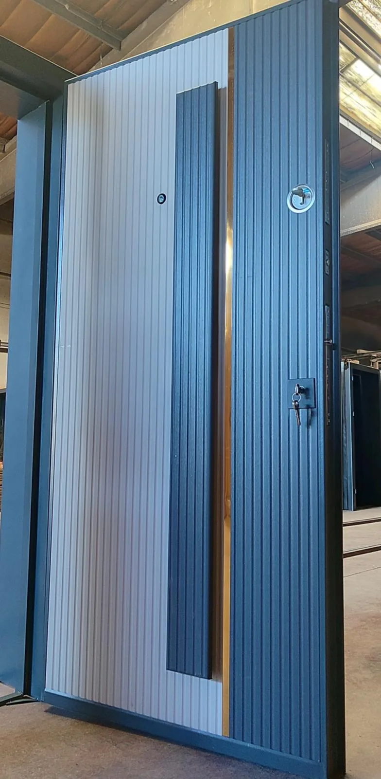 Özel İmalat Çelik Kapı ve Dükkân Showroom Modelleri - fotoğraf 2
